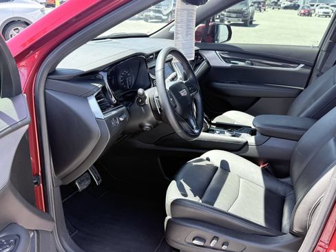 Used 2024 Cadillac XT6 Sport w/ Technology Package AWD/4WD image 10