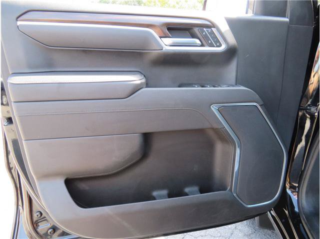 Used 2025 GMC Sierra 1500 SLT AWD/4WD image 11
