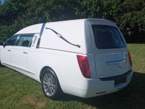 Used 2015 Cadillac XTS Hearse image 22
