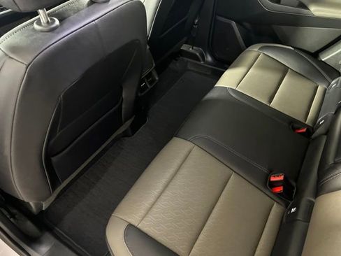 Used 2025 Chevrolet Equinox LT w/ Convenience Package II image 30