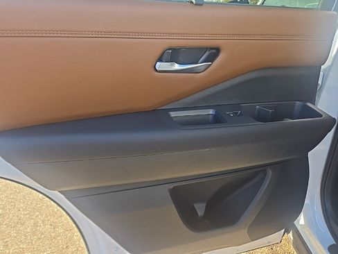 New 2025 Nissan Pathfinder Platinum image 44