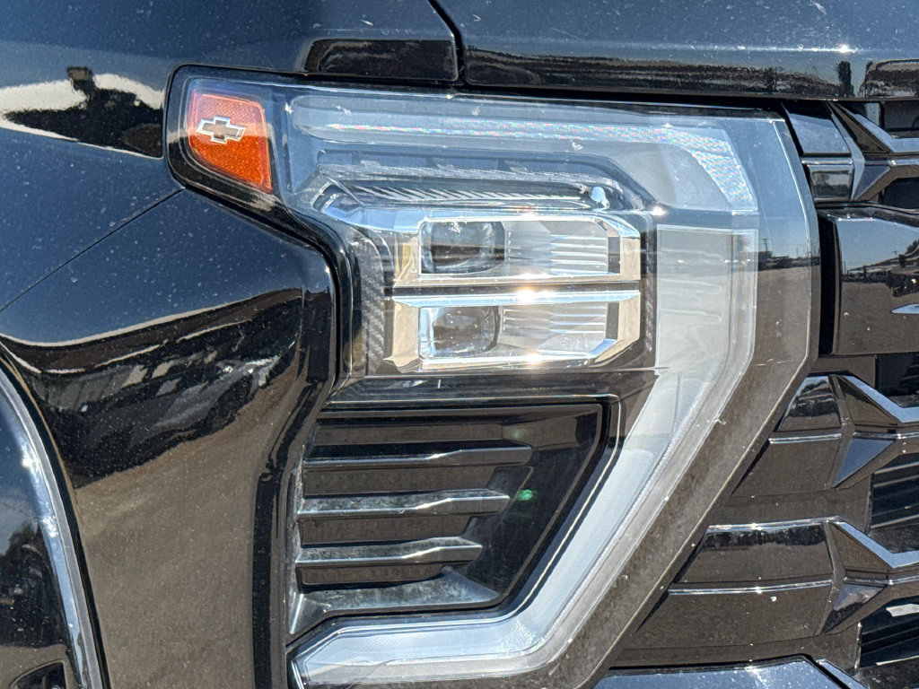 Used 2024 Chevrolet Silverado 2500 ZR2 w/ Technology Package AWD/4WD image 4