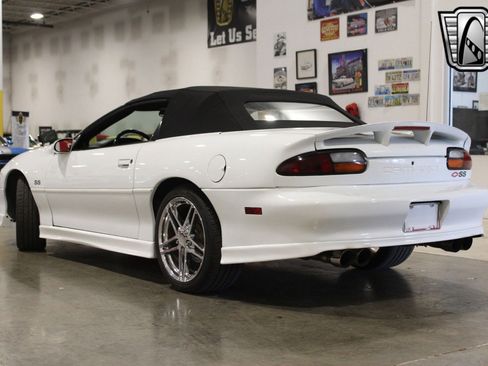 Used 2001 Chevrolet Camaro Z28 w/ SS Performance/Appearance Pkg image 6