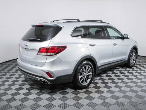 Used 2019 Hyundai Santa Fe XL SE FWD image 3