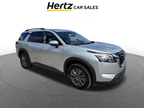 Used 2025 Nissan Pathfinder SV image 1