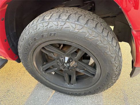 Used 2019 RAM 1500 Laramie w/ Sport Appearance Package image 12