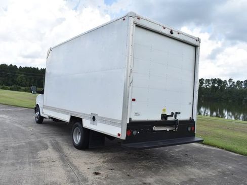 Used 2023 Chevrolet Express 3500 w/ Power Convenience Package RWD image 4