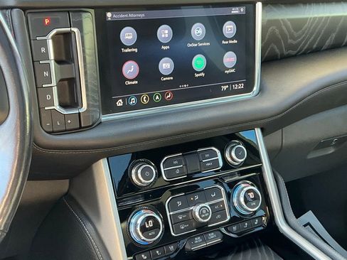 Used 2021 GMC Yukon Denali w/ Denali Premium Package image 34