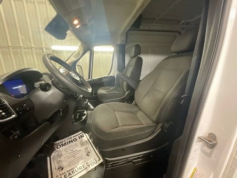 Used 2024 RAM ProMaster 2500 w/ Quick Order Package 22G SLT FWD image 8
