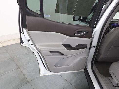 Used 2023 GMC Acadia SLT AWD/4WD image 23