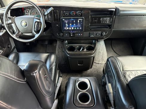 Used 2023 Chevrolet Express 2500 RWD image 21