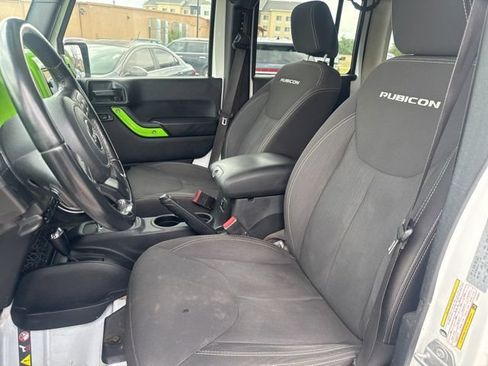 Used 2017 Jeep Wrangler Unlimited Rubicon AWD/4WD image 10