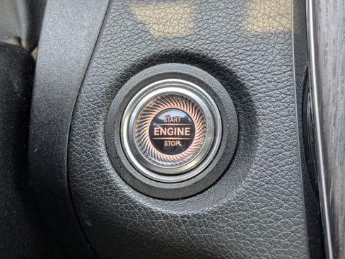 Used 2020 Mercedes-Benz C 300 4MATIC Sedan image 32