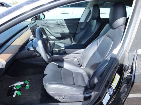 Used 2019 Tesla Model 3 Standard Range RWD image 9