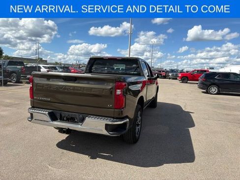 Used 2024 Chevrolet Silverado 1500 LT AWD/4WD image 9