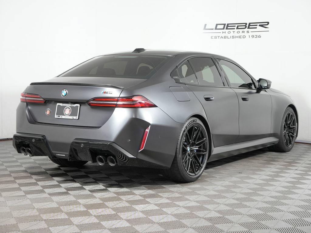 Used 2026 BMW M5 w/ Carbon Package AWD/4WD image 5