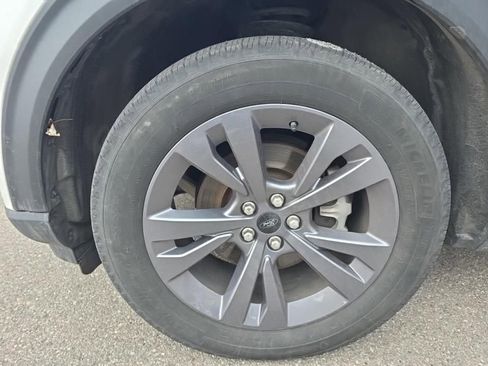 Used 2023 Ford Explorer XLT w/ Equipment Group 202A image 7