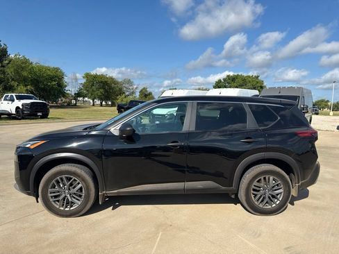 Used 2023 Nissan Rogue S FWD image 4