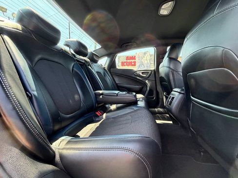 Used 2016 Chrysler 200 S w/ Comfort Group FWD image 27