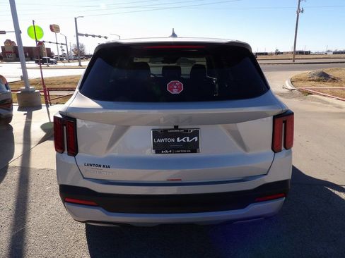 New 2026 Kia Sorento LX image 7