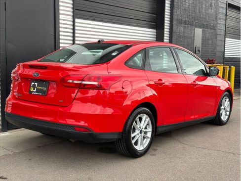 Used 2015 Ford Focus SE FWD image 9