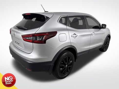 Used 2022 Nissan Rogue Sport S FWD image 3