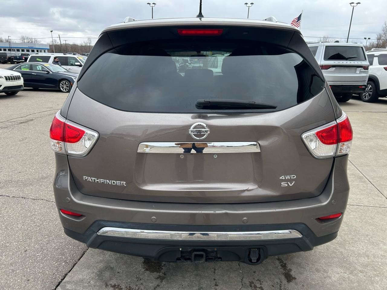 Used 2013 Nissan Pathfinder SV w/ Trailer Tow Pkg AWD/4WD image 6
