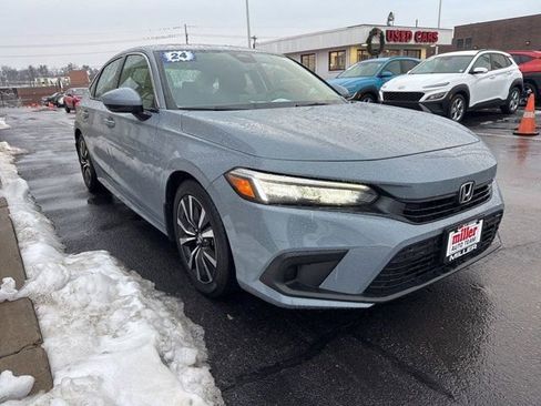 Used 2024 Honda Civic EX image 3