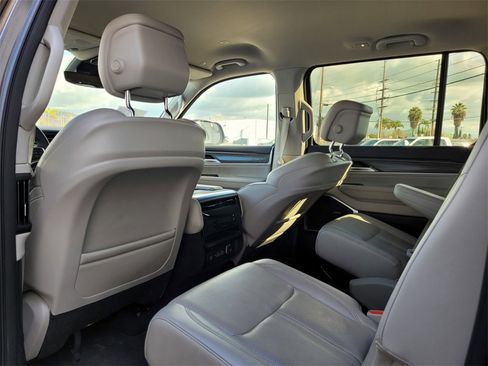 Used 2024 Jeep Wagoneer Series II image 15