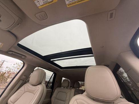 Used 2019 Lincoln Navigator Reserve image 35