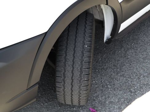 Used 2022 Ford E-Transit Medium Roof RWD image 42