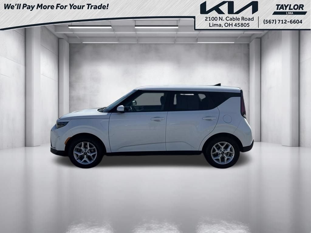 Used 2024 Kia Soul LX w/ Option Group 015 FWD image 15