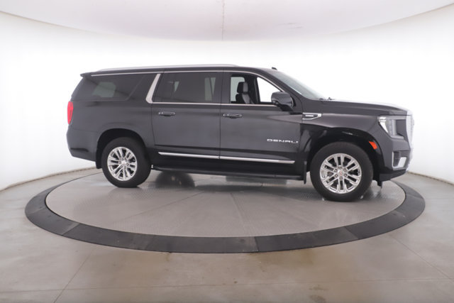 Used 2022 GMC Yukon XL Denali w/ Max Trailering Package AWD/4WD image 12