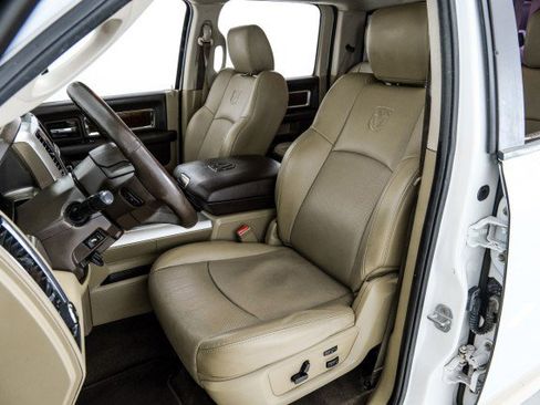 Used 2011 RAM 1500 Laramie RWD image 28