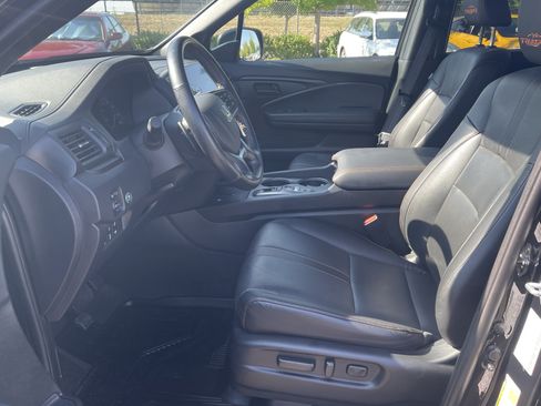Used 2025 Honda Ridgeline TrailSport image 12