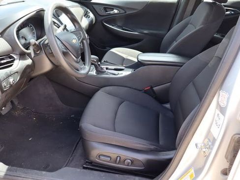 Used 2022 Chevrolet Malibu LT FWD image 15