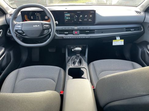 Used 2025 Kia K4 LXS image 40