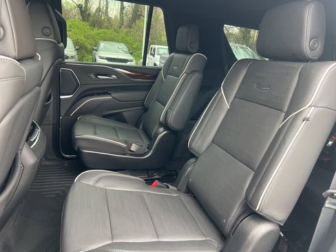 Used 2022 Cadillac Escalade Premium Luxury image 21