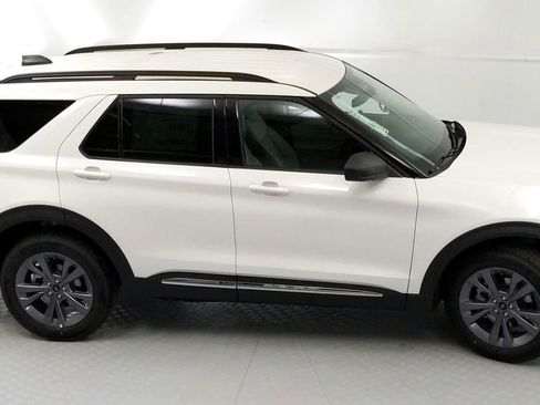 New 2025 Ford Explorer Active w/ Active Comfort Package image 14