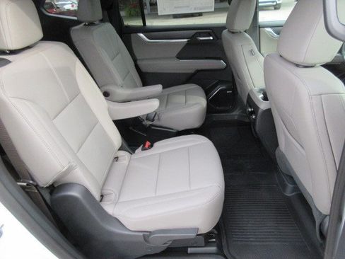 New 2026 GMC Acadia Elevation w/ Elevation Premium Package FWD image 14