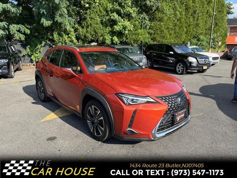 Used 2019 Lexus UX 200 w/ Premium Package FWD image 10