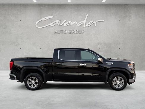 Certified 2025 GMC Sierra 1500 SLT image 17