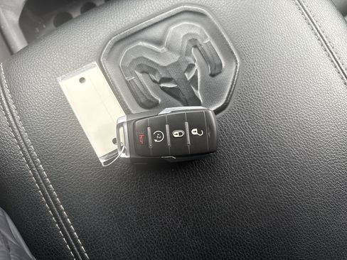 Used 2024 RAM 1500 Laramie image 30