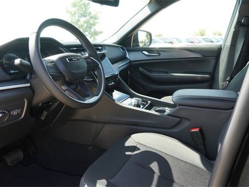 New 2025 Jeep Grand Cherokee L Laredo w/ Luxury Tech Group I image 20