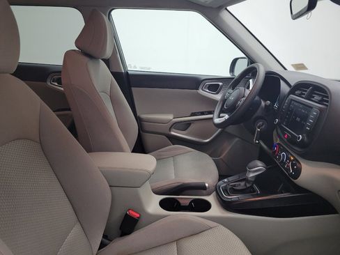 Used 2025 Kia Soul LX image 21