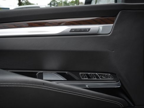 Used 2025 Cadillac Escalade Sport Platinum w/ LPO, ONYX Package image 15