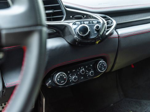 Used 2011 Ferrari 458 Italia Coupe RWD image 45