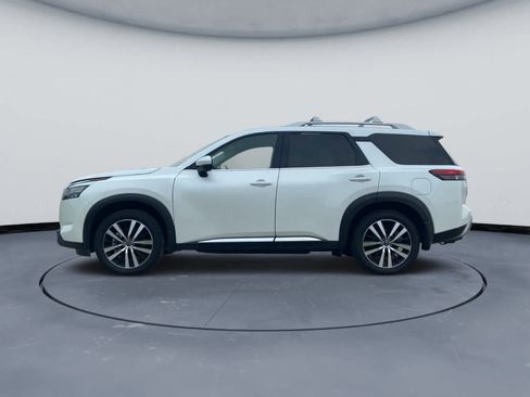 Used 2025 Nissan Pathfinder Platinum w/ Cargo Package AWD/4WD image 11