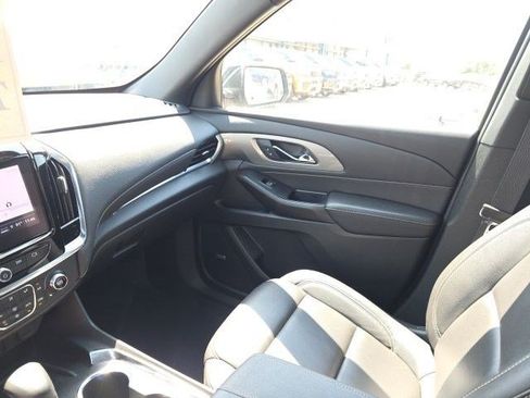 Used 2023 Chevrolet Traverse LT w/ LT Premium Package AWD/4WD image 27