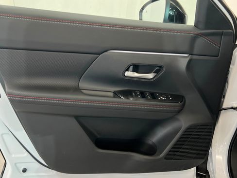 New 2026 Nissan Kicks SR w/ Cold Weather Package FWD image 14